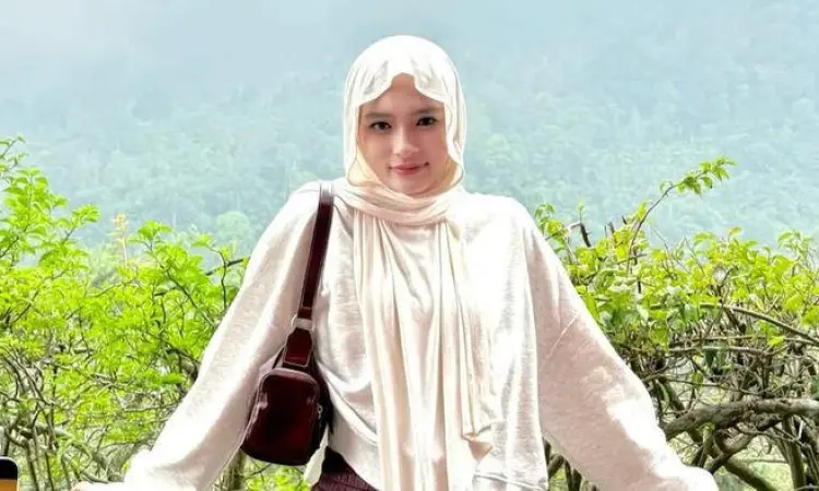 Inara Rusli Klarifikasi: Menikah Siri Tanpa Tahu Status Suami, Bantah Pelakor