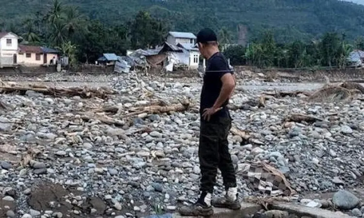 Aceh Pasca-Banjir: Perjuangan Petani Sawit Pidie Jaya Bersihkan Kebun 20 Hektare