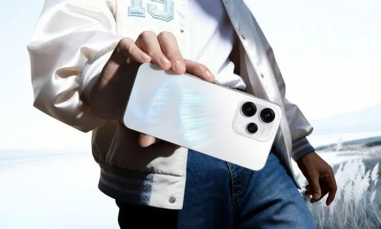 OPPO Buka Pre-Order Reno15 Series di Indonesia: Debut Desain Dancing Aurora