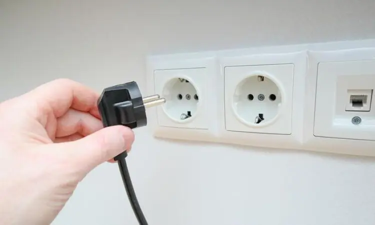 Korsleting Listrik Pemicu Utama Kebakaran Rumah: Waspada Kabel Rusak